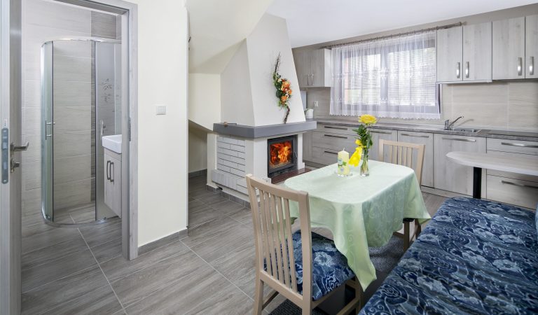 spoločenská chatka 3